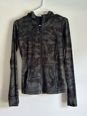 lululemon athletica Women's Camouflage Full-Zip Hoodie - Green, Black & Gray